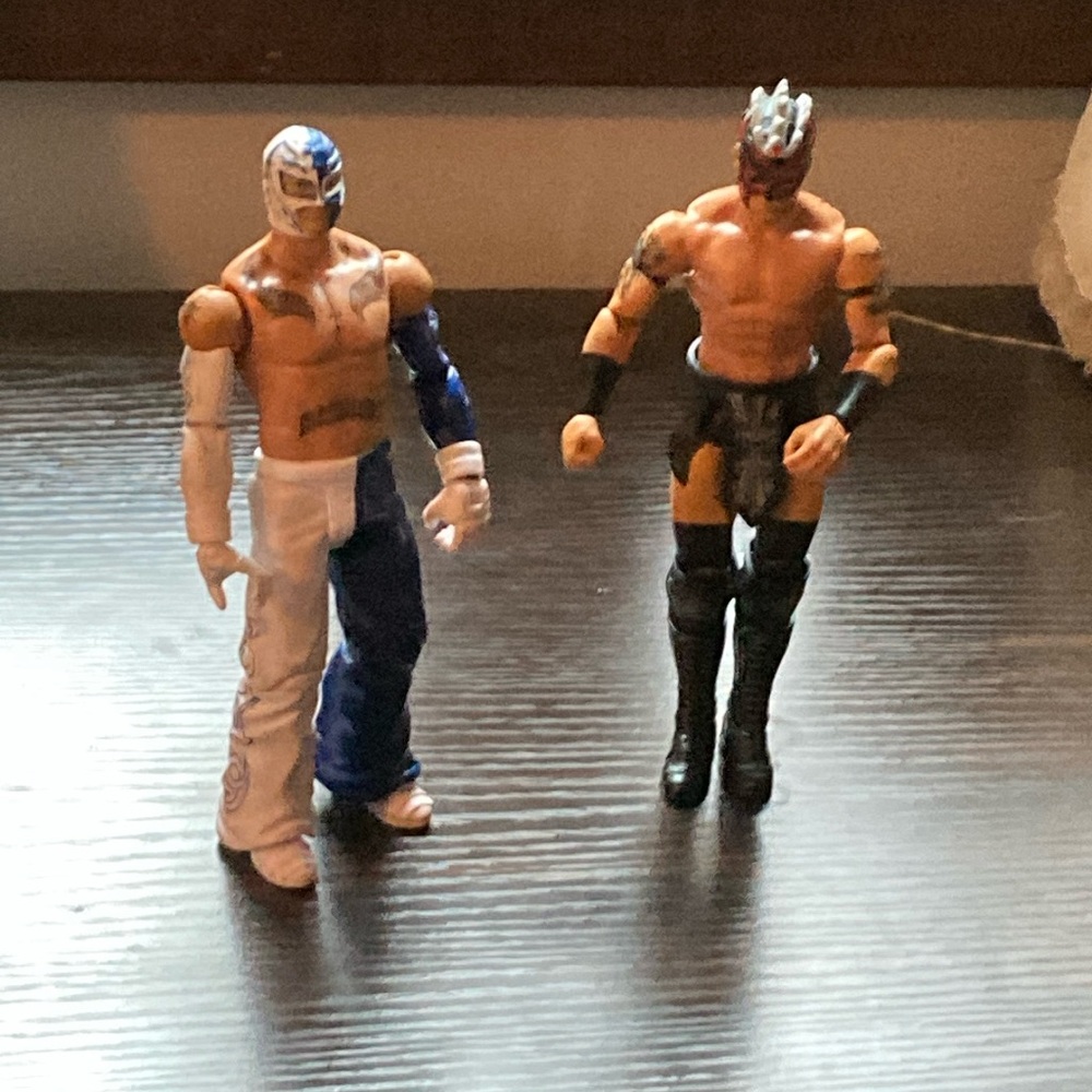 WWE Rey Mysterious Jr and Kalisto Lot